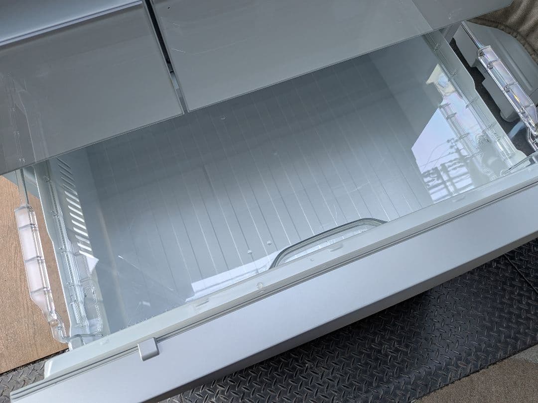 大阪市内配送無料 24年製 通電未使用 三菱 700L MR-WXD70K お得