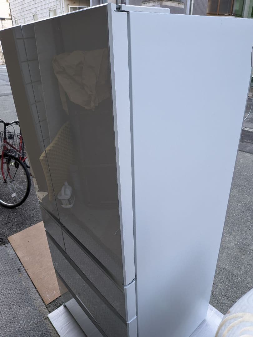 大阪市内配送無料 24年製 通電未使用 三菱 700L MR-WXD70K お得