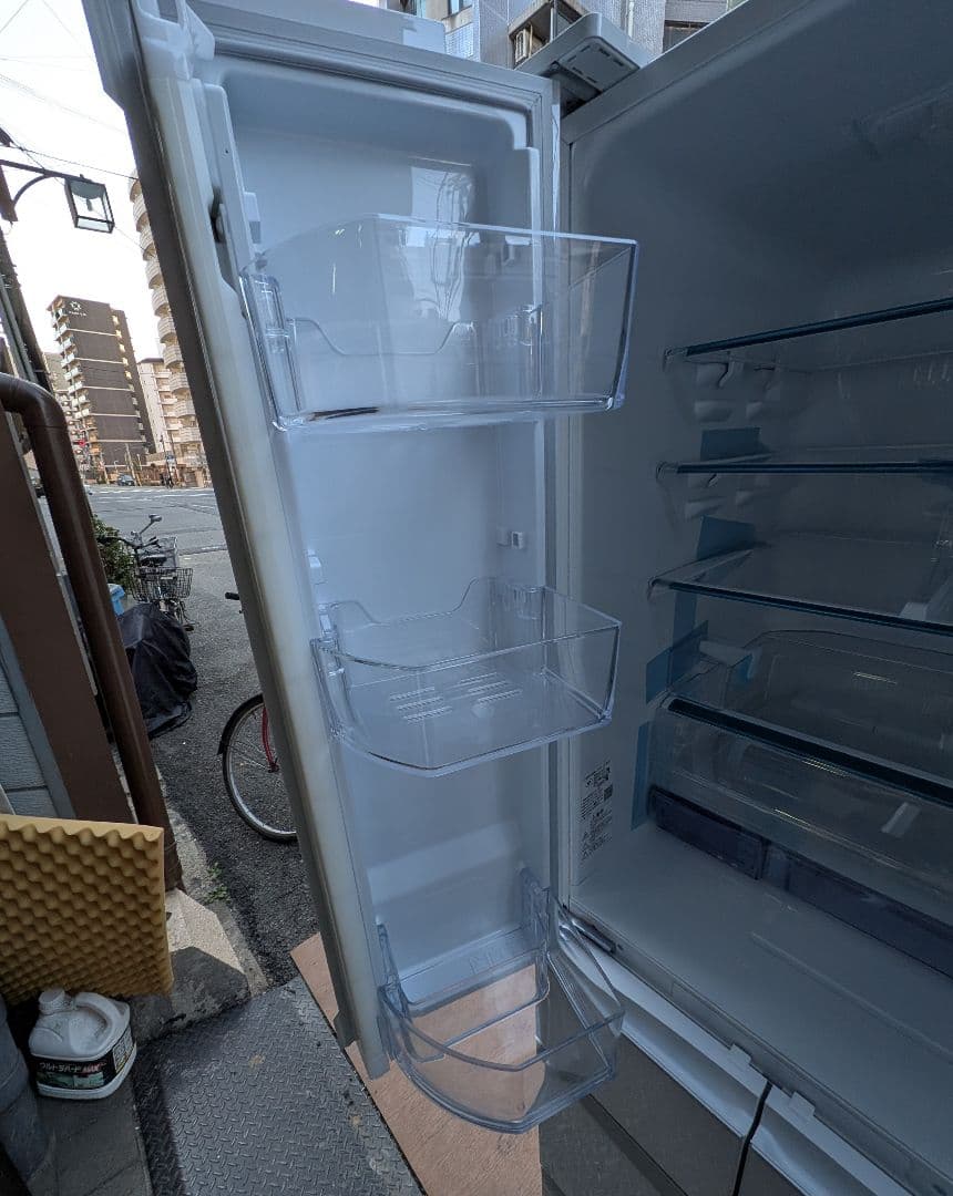 大阪市内配送無料 24年製 通電未使用 三菱 700L MR-WXD70K お得