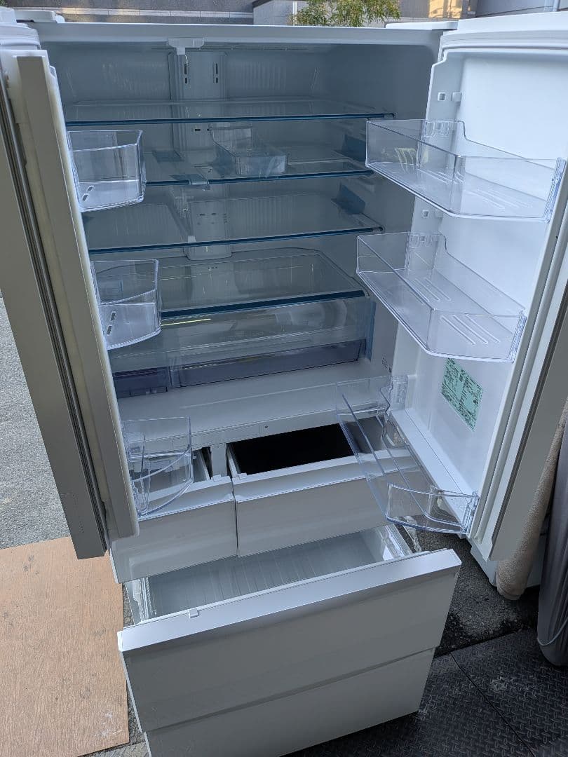 大阪市内配送無料 24年製 通電未使用 三菱 700L MR-WXD70K お得