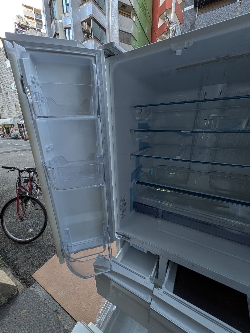 大阪市内配送無料 24年製 通電未使用 三菱 700L MR-WXD70K お得