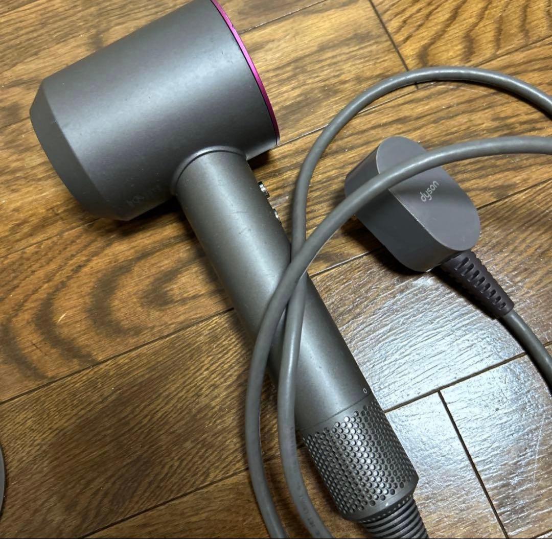 Dyson ダイソン　ヘアドライヤー