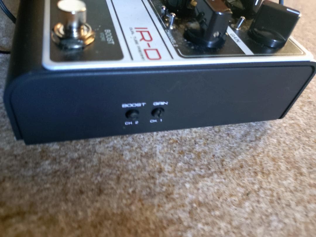 ギター two notes / revolts