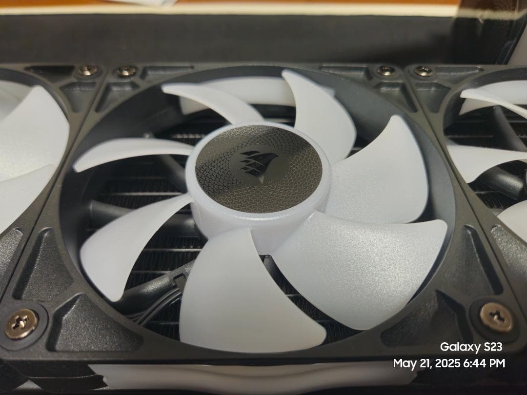 Corsair iCUE LINK TITAN 360 RX RGB 冷却器