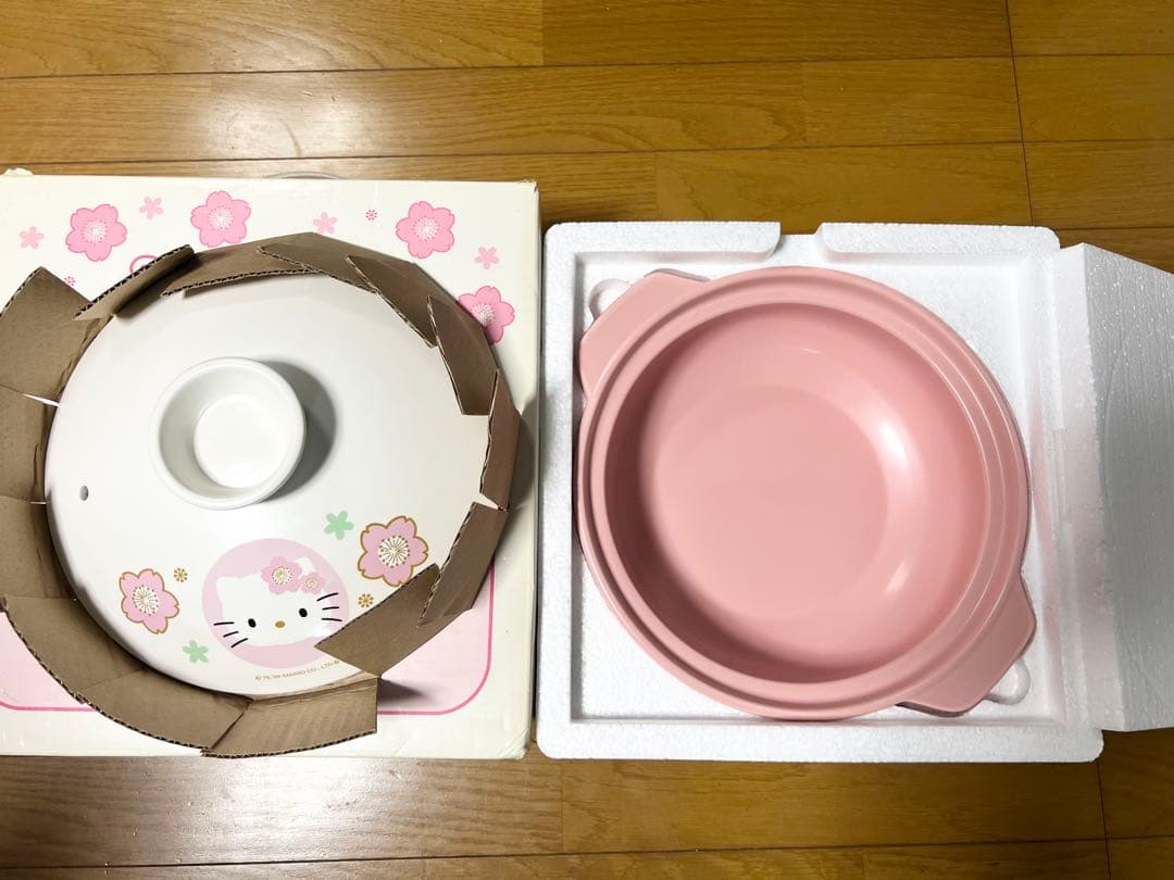 新品未使用　♡ハローキティ ♡桜模様土鍋 直径28cm