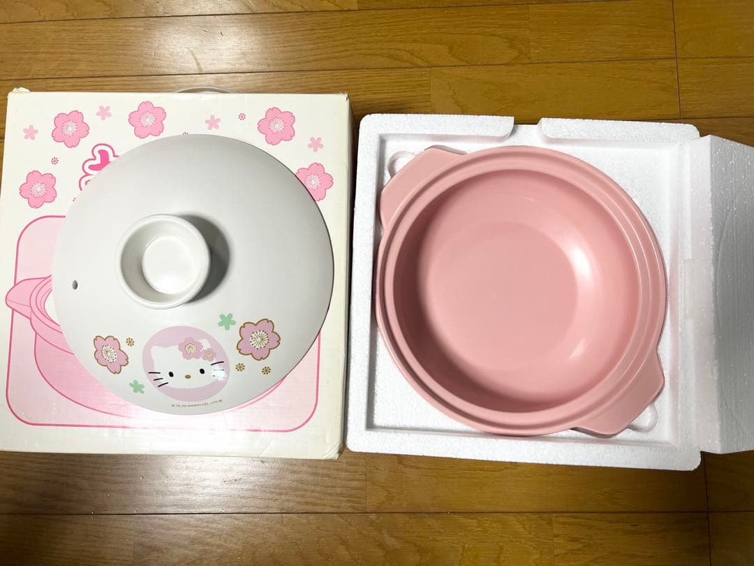 新品未使用　♡ハローキティ ♡桜模様土鍋 直径28cm