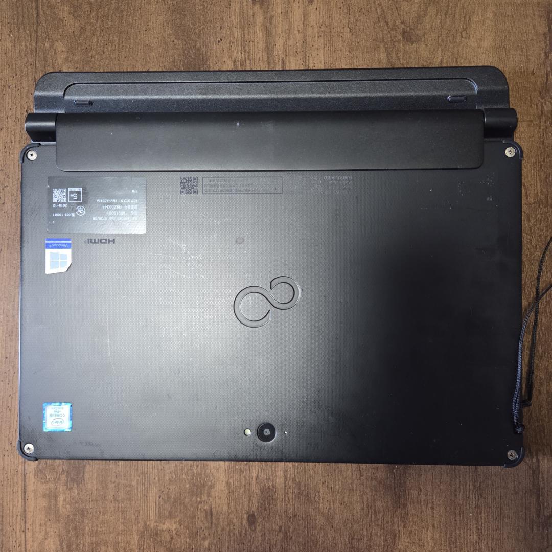 Windowsタブレット Fujitsu Q738/SB
