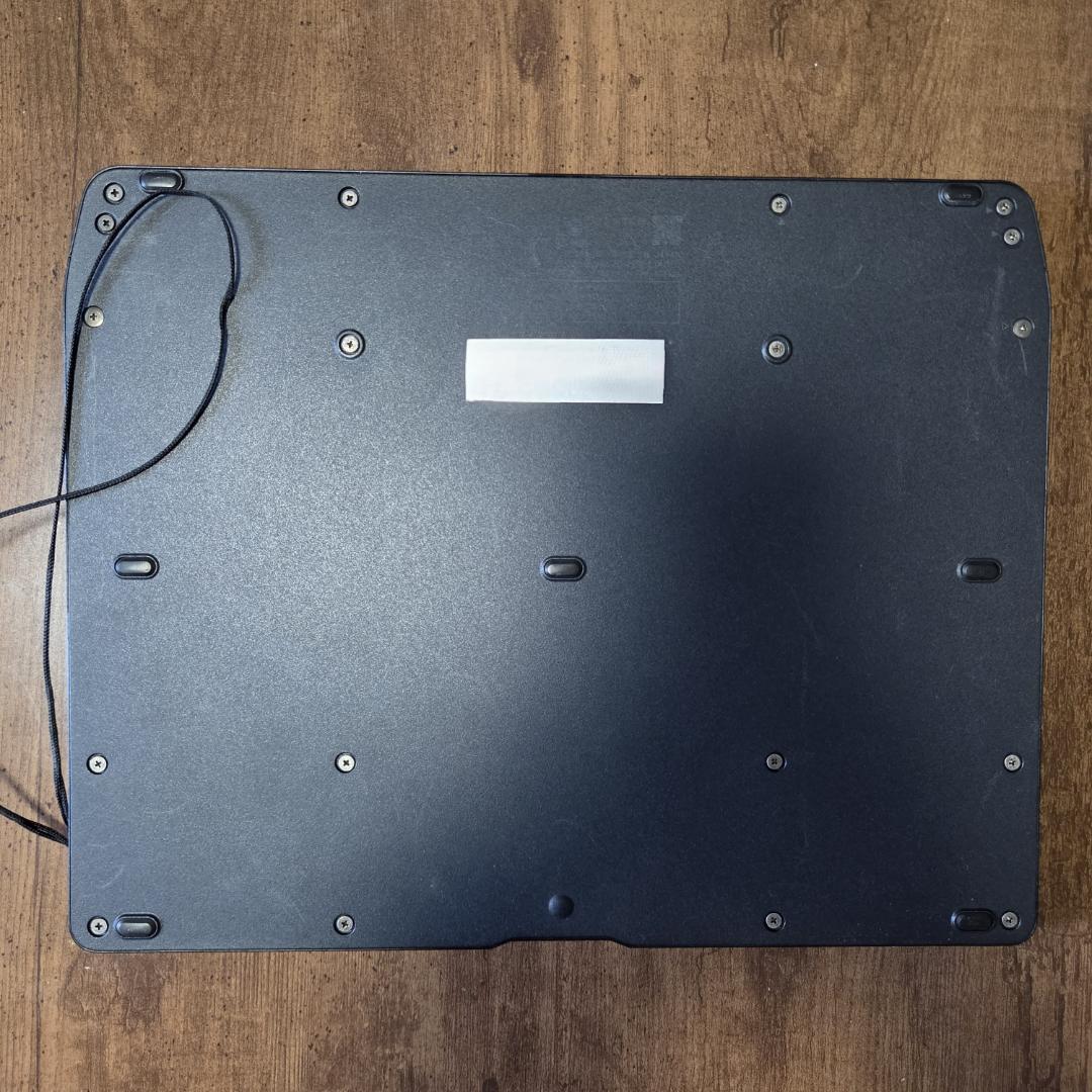 Windowsタブレット Fujitsu Q738/SB