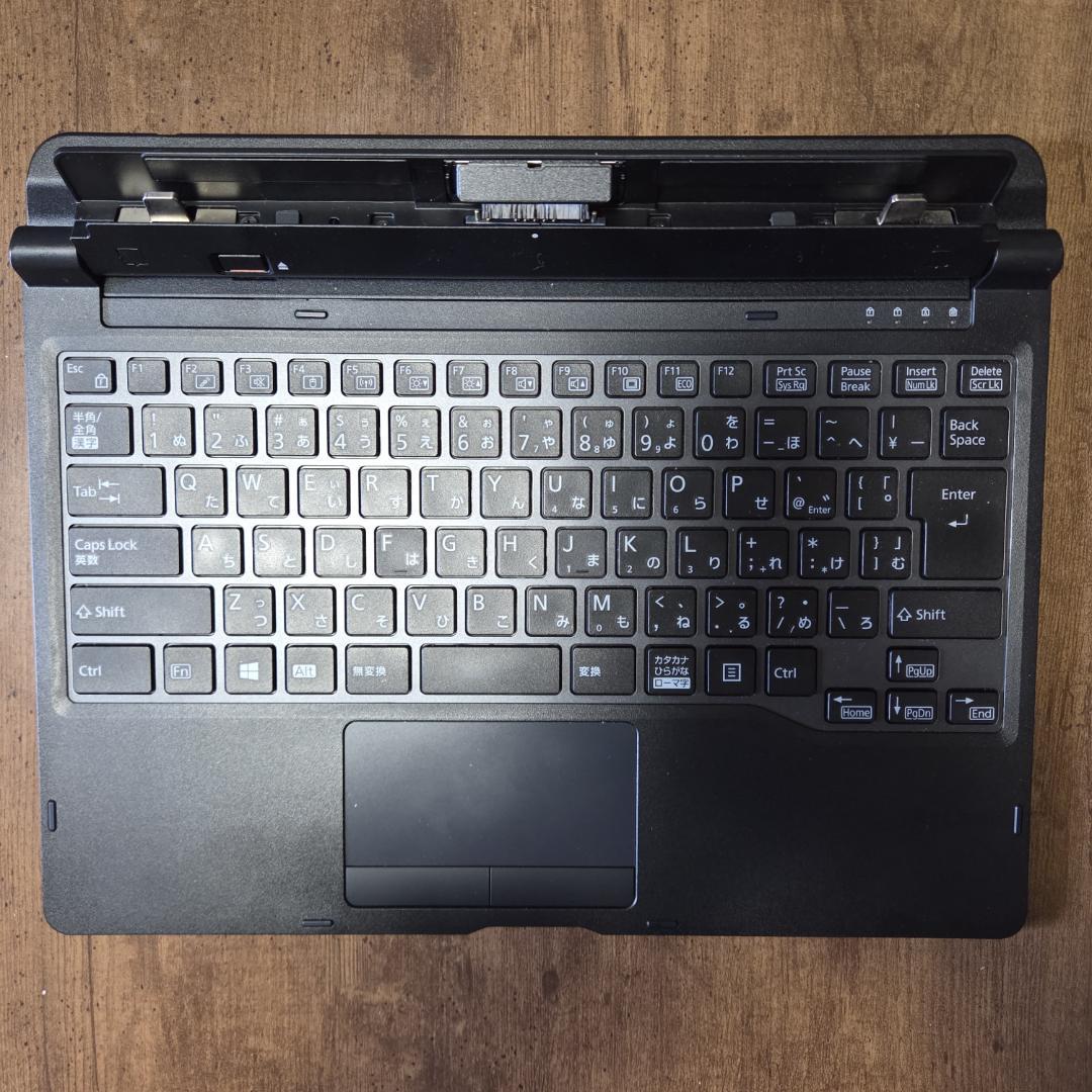 Windowsタブレット Fujitsu Q738/SB