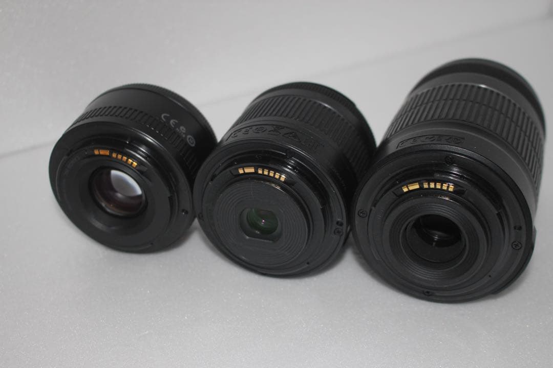 極上品☆canon kiss x8i標準&望遠&単焦点トリプルレンズセット