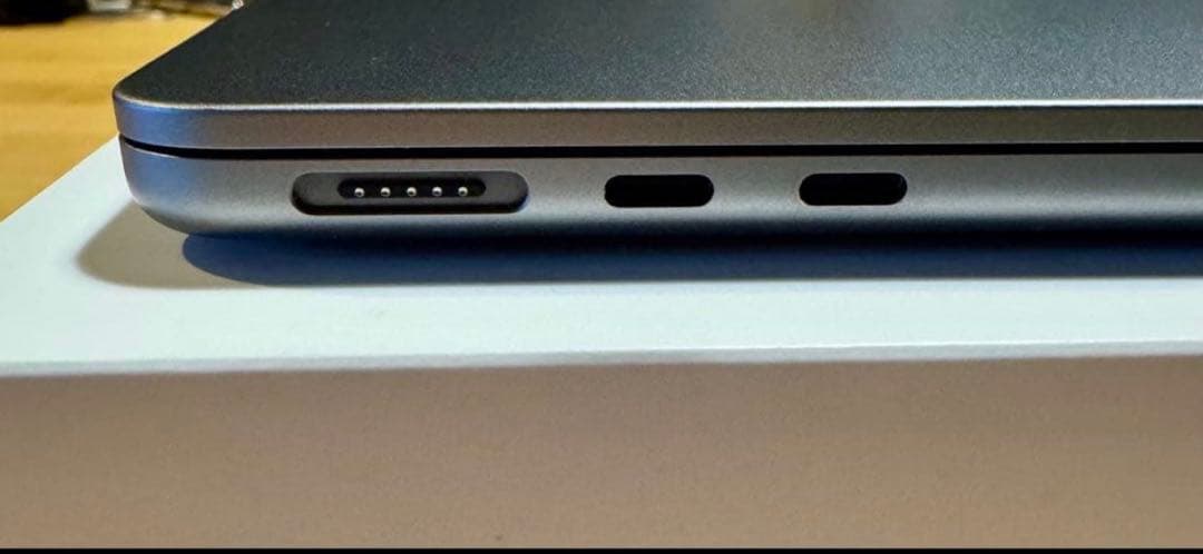 ふ*こ様 MacBook Air M2 16GB 512GB 2022
