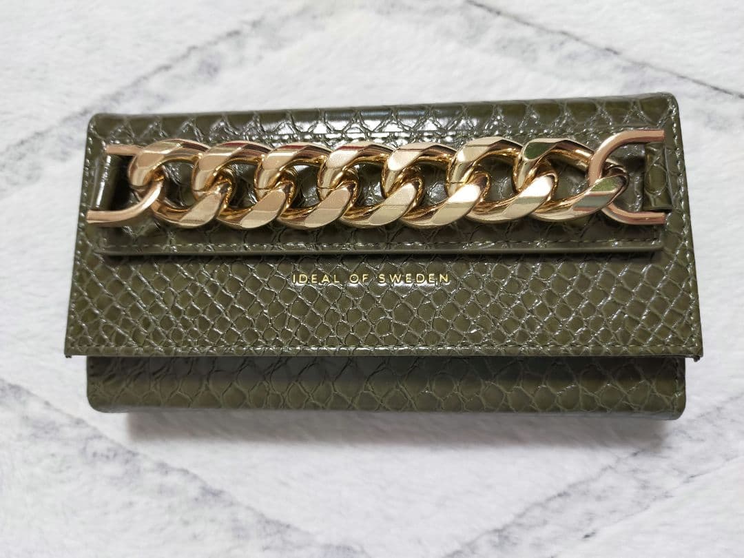 新品❤アイディール❤iPhone 8plus◇カバー◇ケース◇蛇◇手帳/磁気◇緑