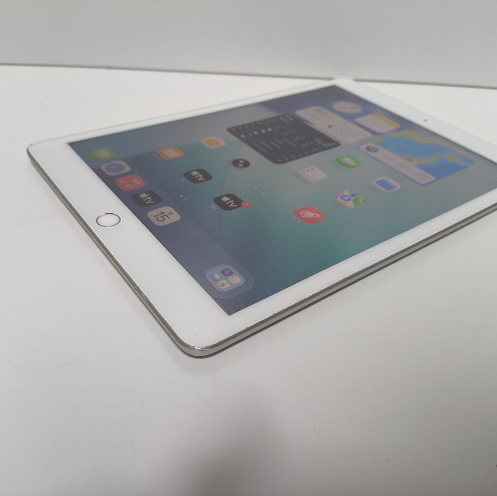iPad 10.2インチ　第8世代　Wi-Fi 32GB No403