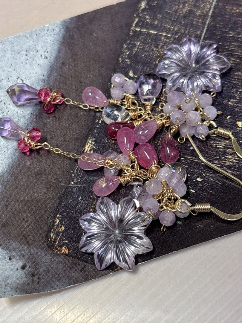 14kgfピンクアメジストフラワーカービング☆ピンクサファイア華やかピアス