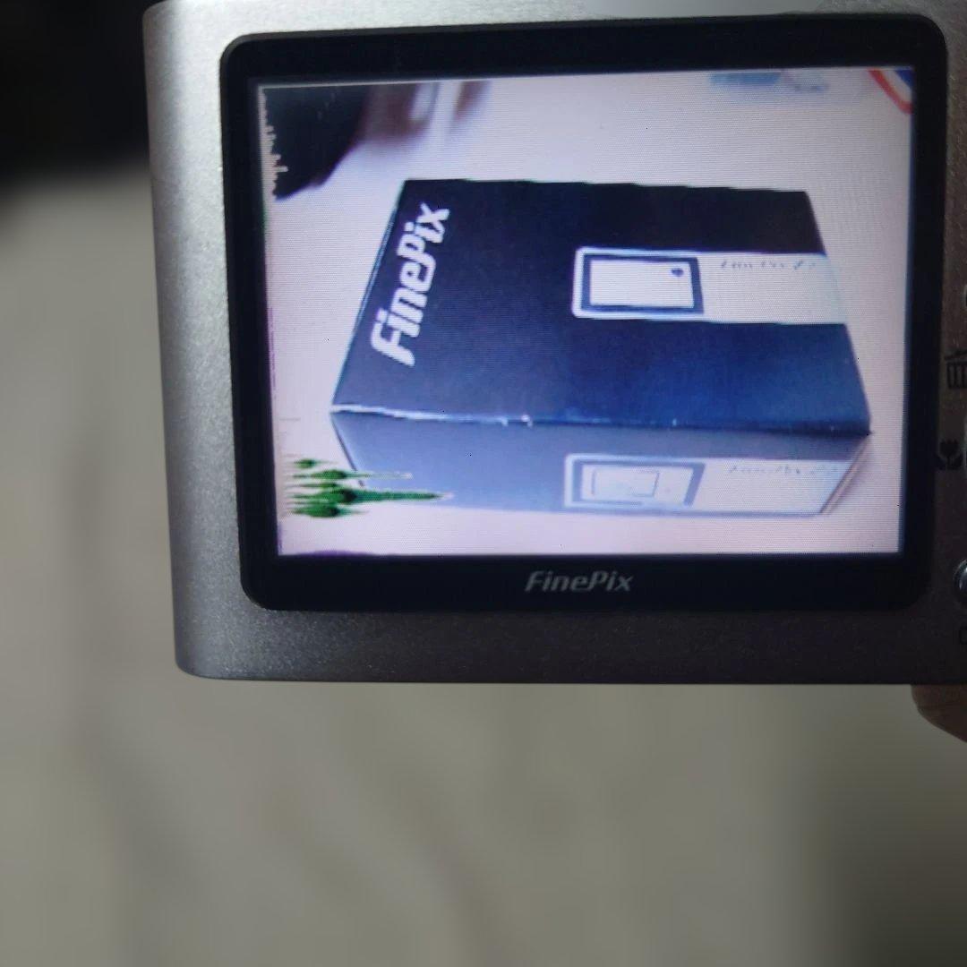 FinePix Z2・デジタルカメラ ホワイト（理由あり）