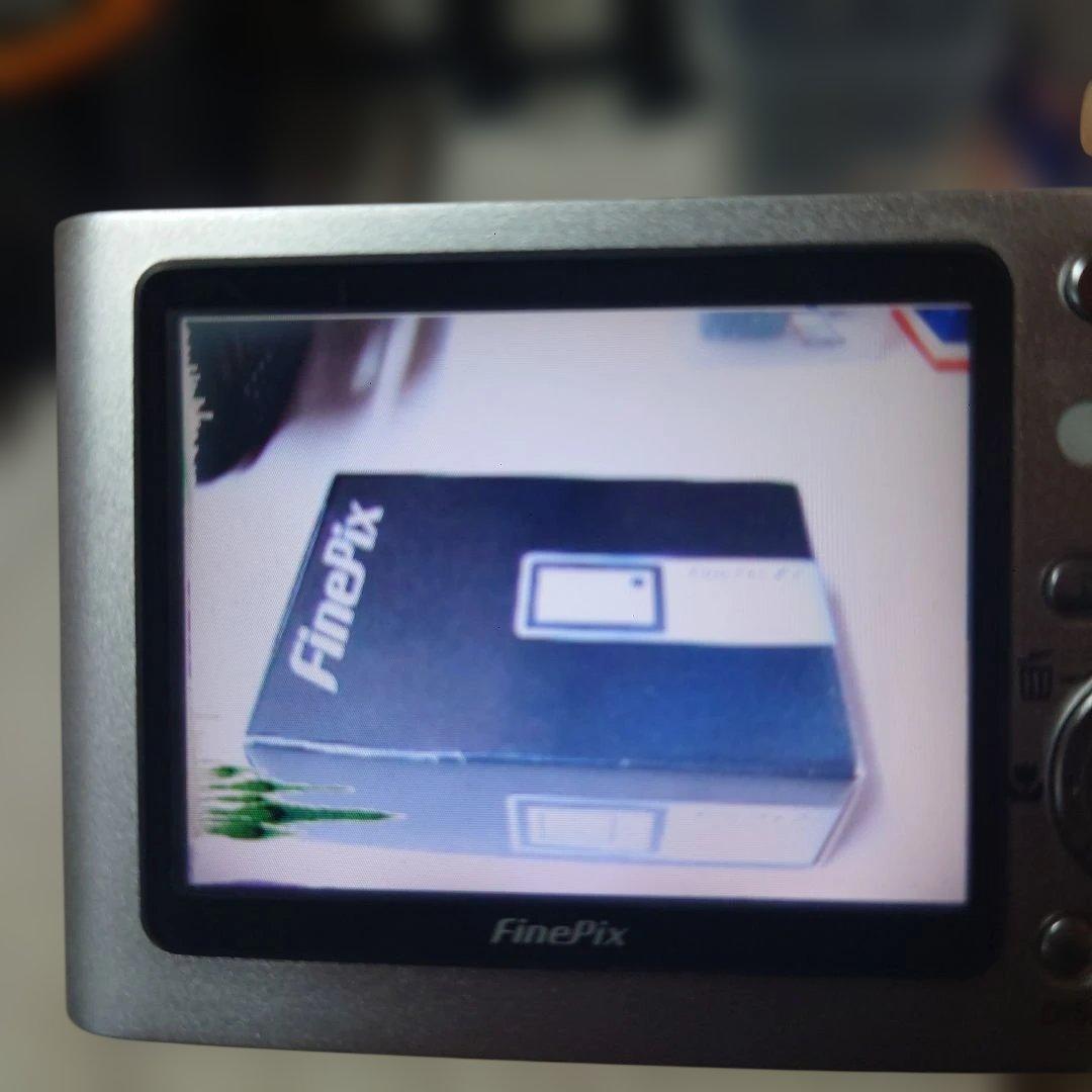 FinePix Z2・デジタルカメラ ホワイト（理由あり）