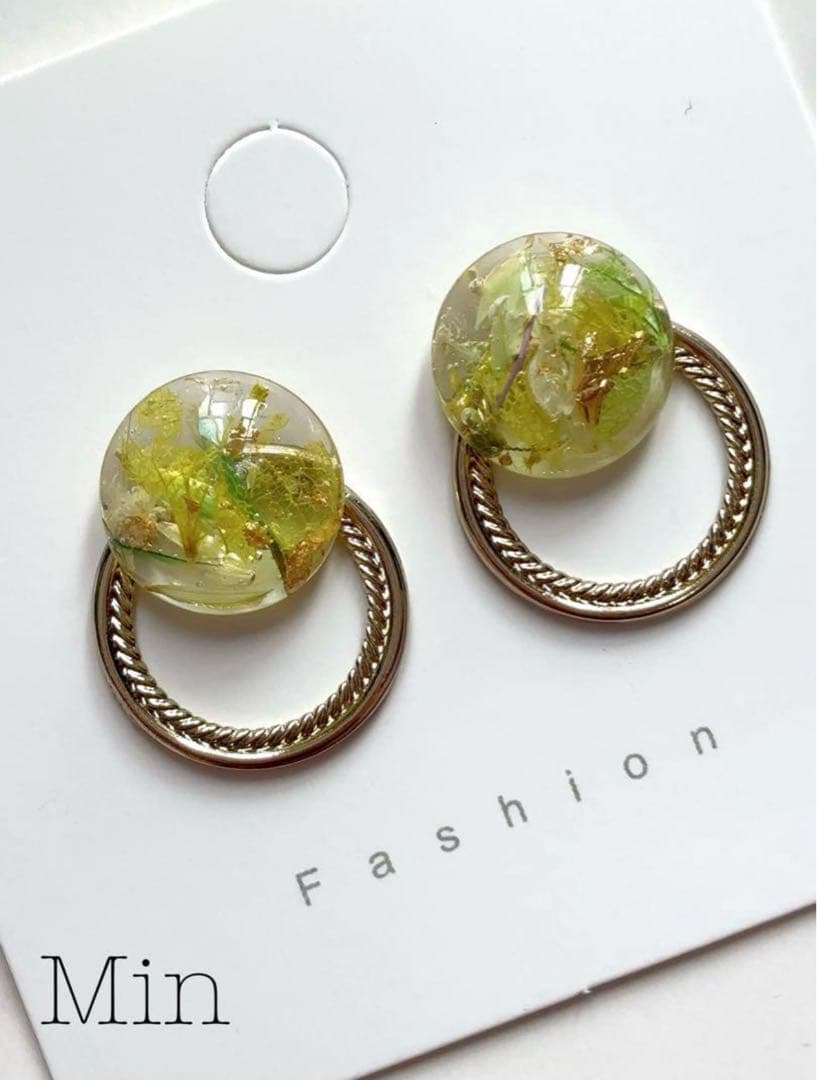 ピンク系　フラワー　レジン　ピアス　ハンドメイド　イヤリング変更可