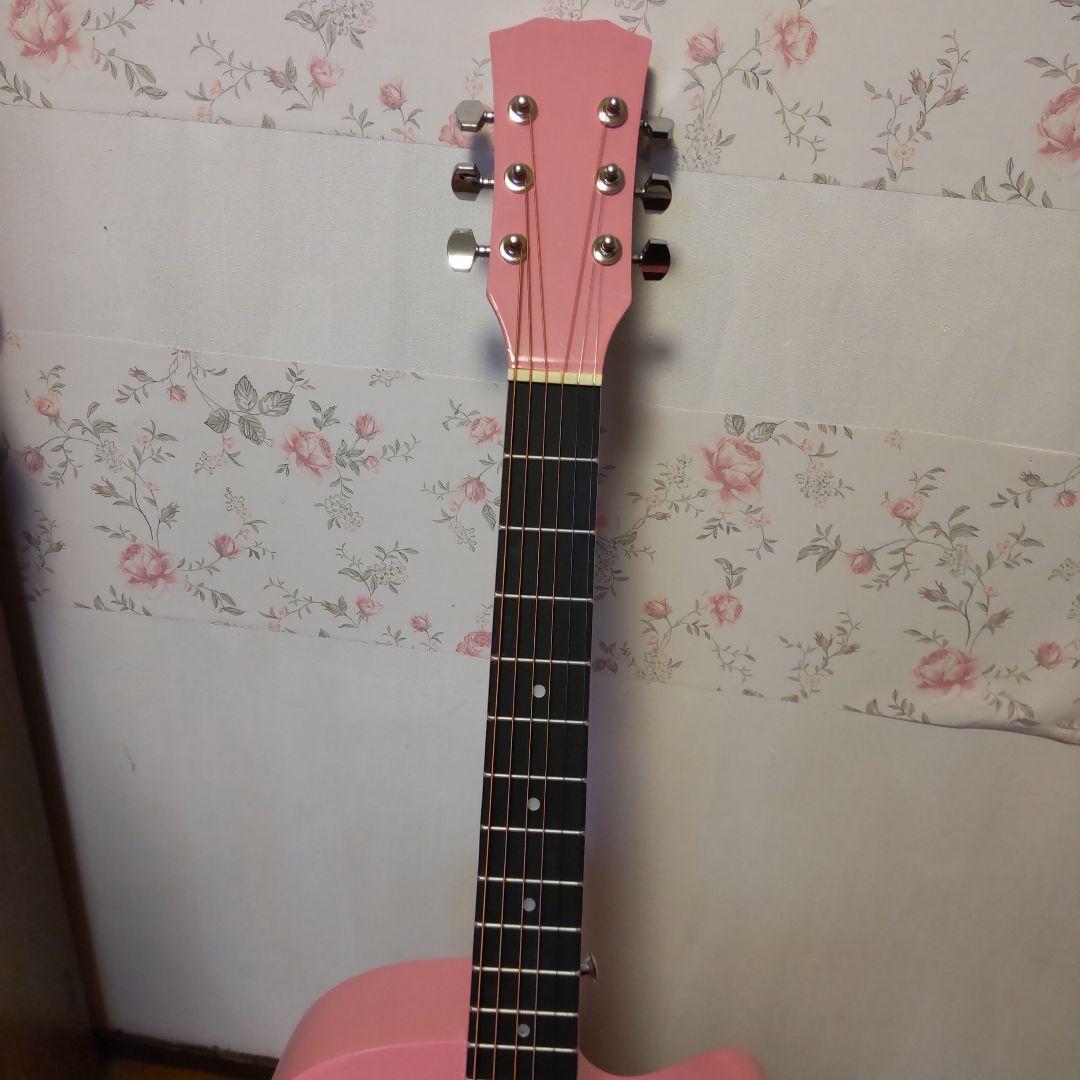 格安！可愛いピンク色！カッタウェイデザイン アコースティックギター