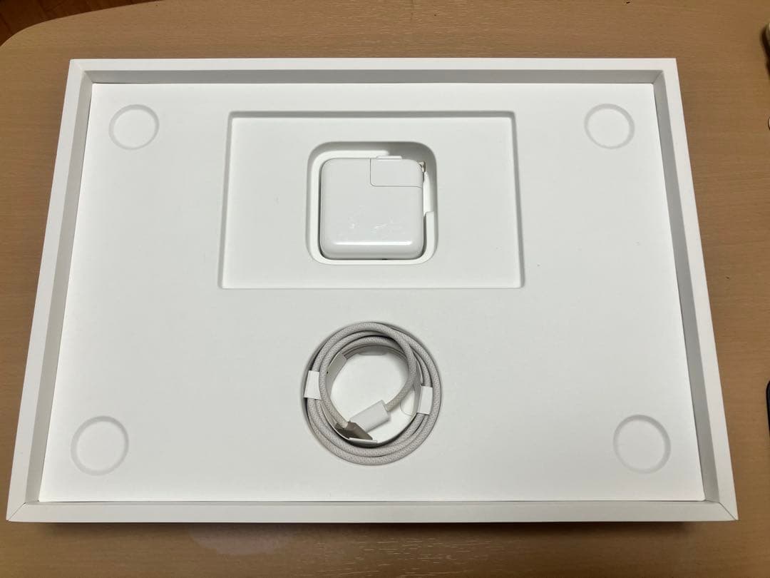 美品2025 MacBook Air M4 16GB 256GB 13インチ