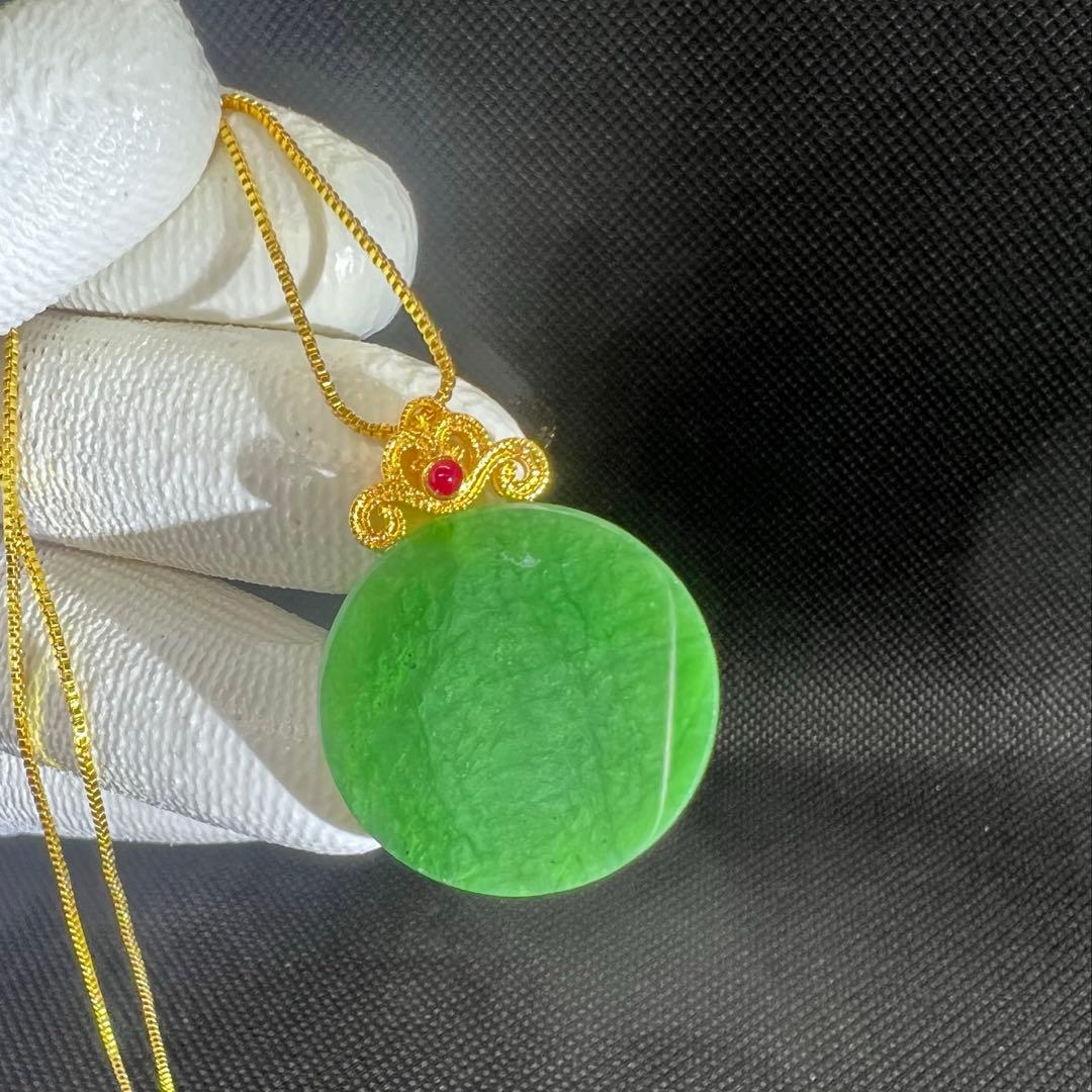 18k使用天然和田玉翡翠グリーン碧玉の円板型トップAB989