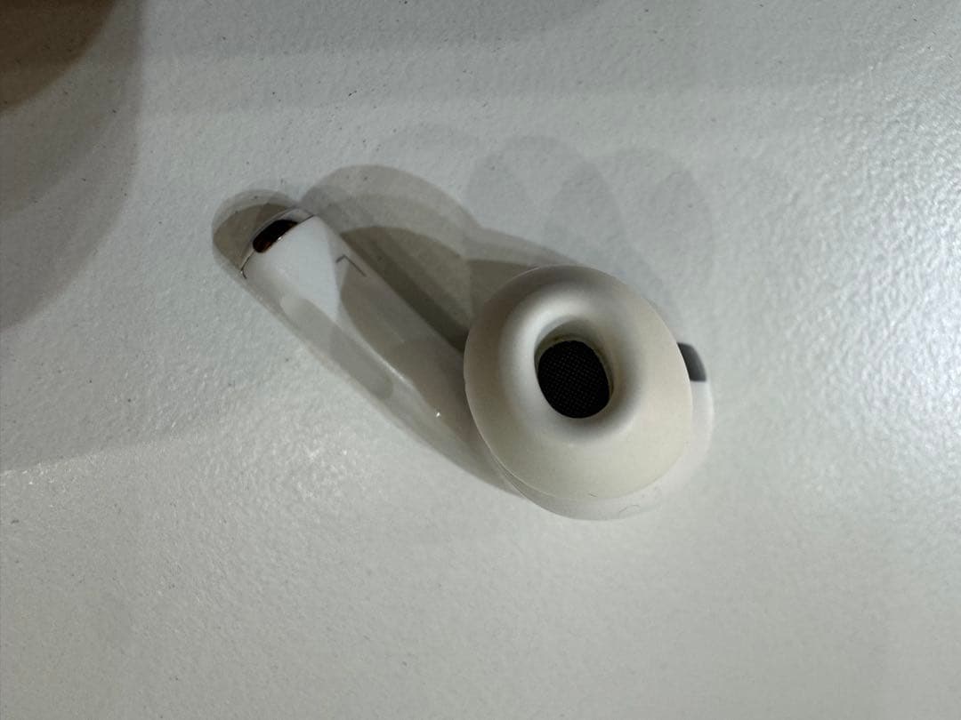 AirPods Pro 第2世代 充電ケース A2700 充電ケース、L片方のみ