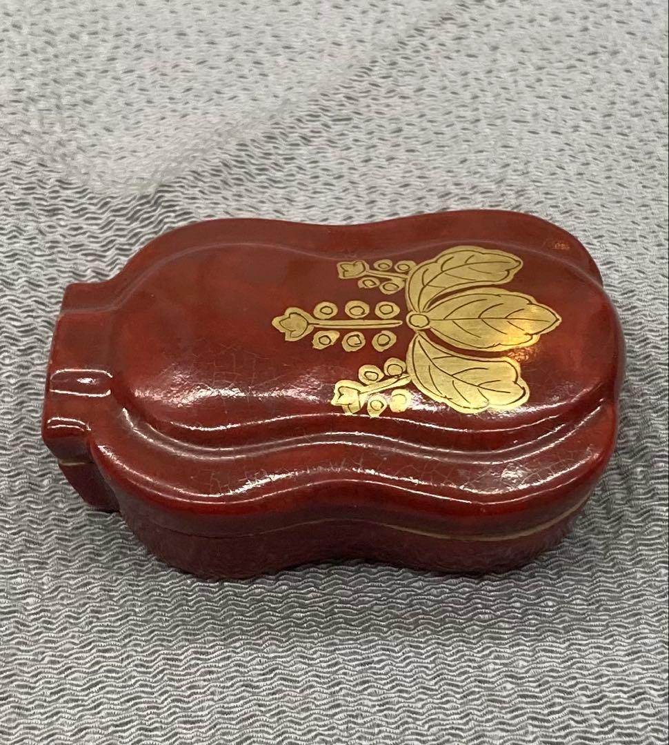 B579b「聚瓢 香合」せいか作　木津宗泉箱書付有　色絵金彩　香道具　茶道具