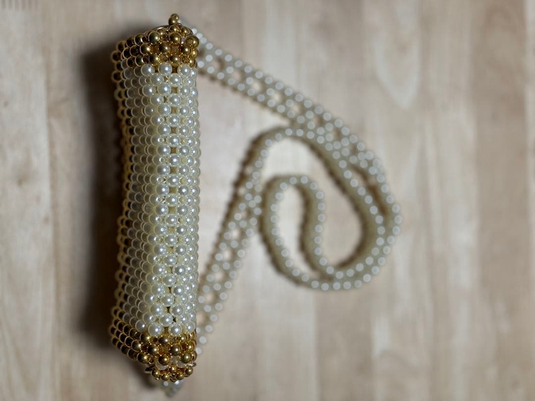 手作り　パールビーズ クラッチバッグ ホワイト・ゴールド