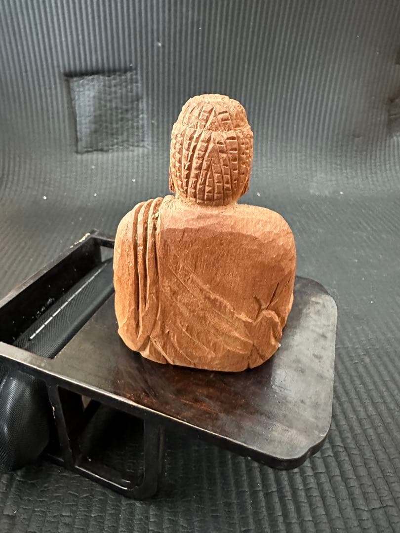 釈迦如来坐像 お釈迦さま アンティーク木彫 仏像　アンティーク台座付き　座禅