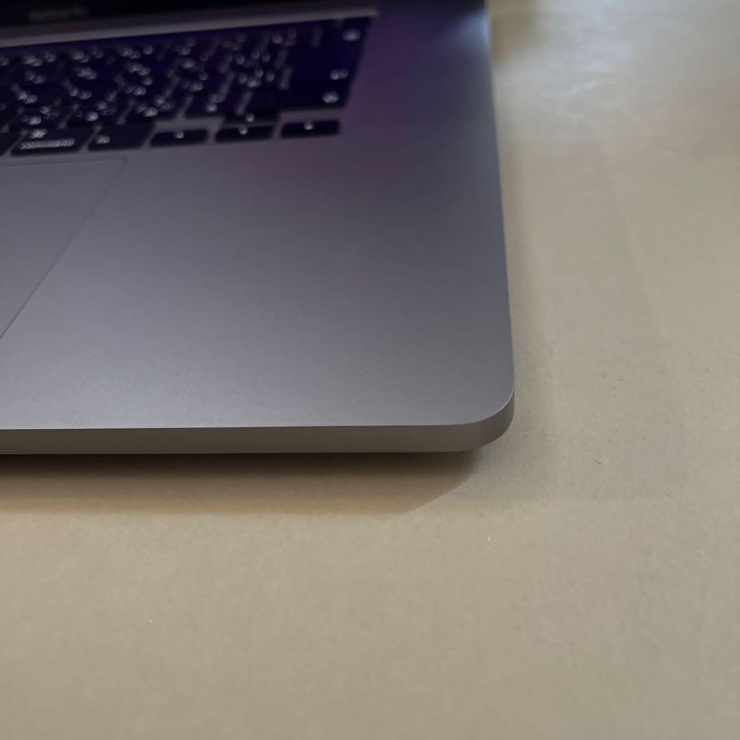 MacBook Pro 16インチ 本体