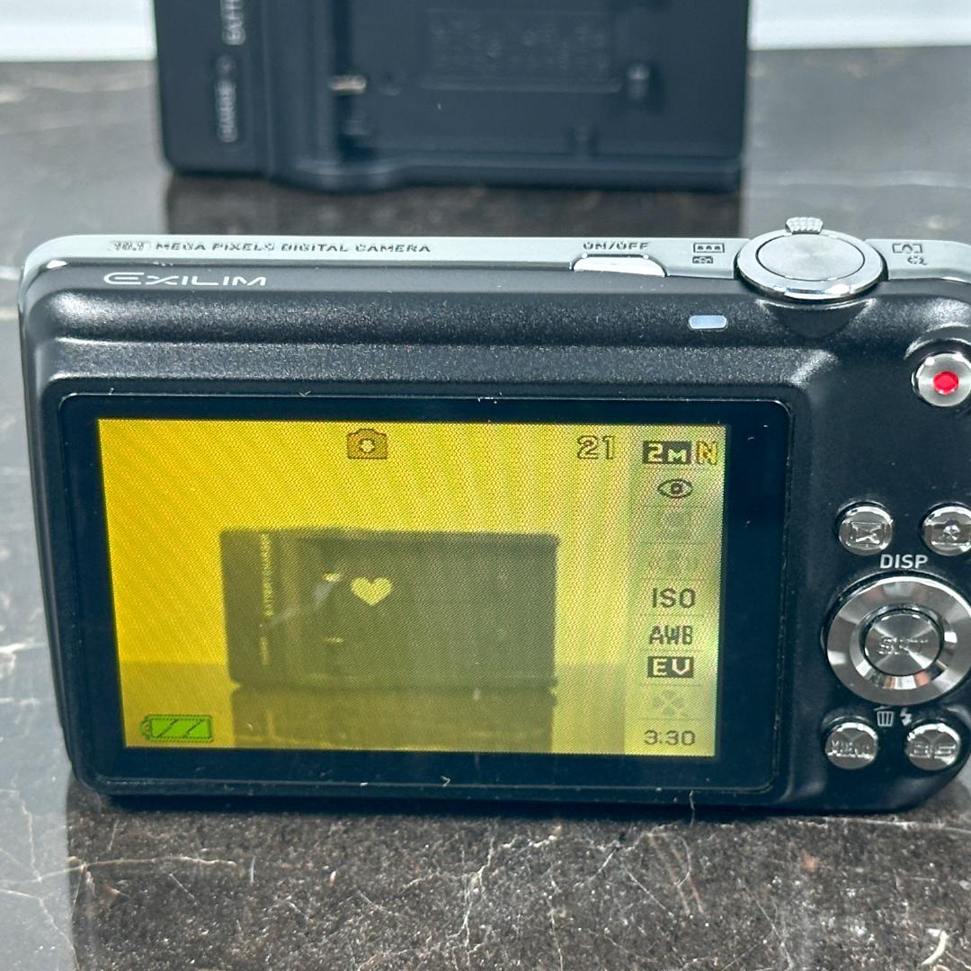 CASIO EXILIM EX-Z1 シルバー　コンパクトデジタルカメラ