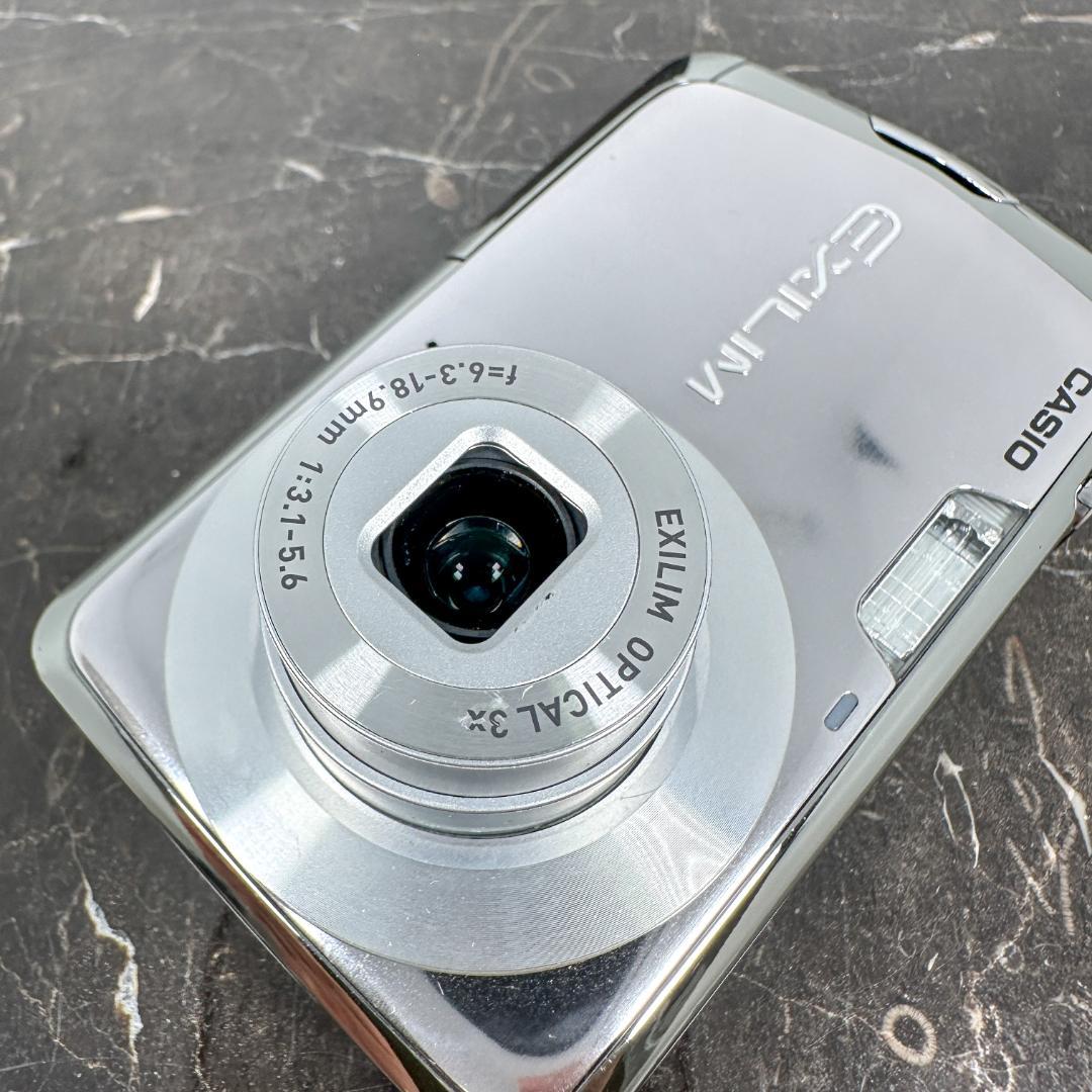 CASIO EXILIM EX-Z1 シルバー　コンパクトデジタルカメラ