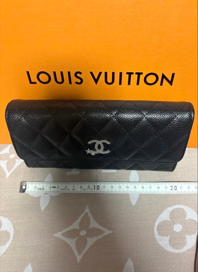 CHANELマトラッセ新品未使用黒ノベルティ長財布 本革
