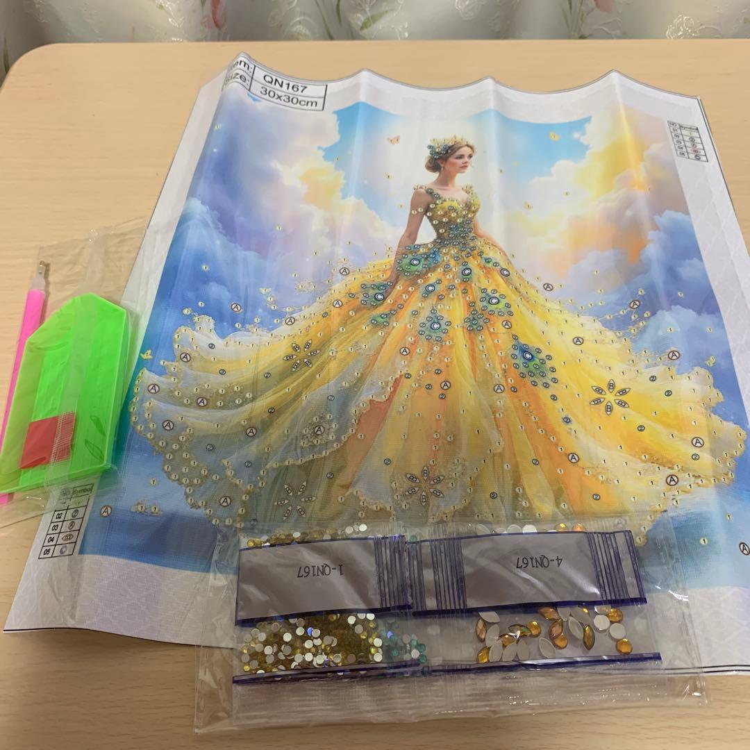 ★専用★ダイヤモンドアート　特殊ビーズ イエロードレスレディー