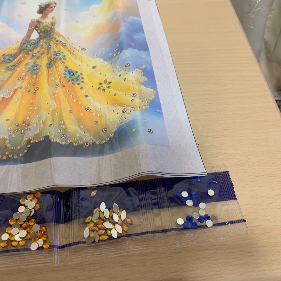 ★専用★ダイヤモンドアート　特殊ビーズ イエロードレスレディー