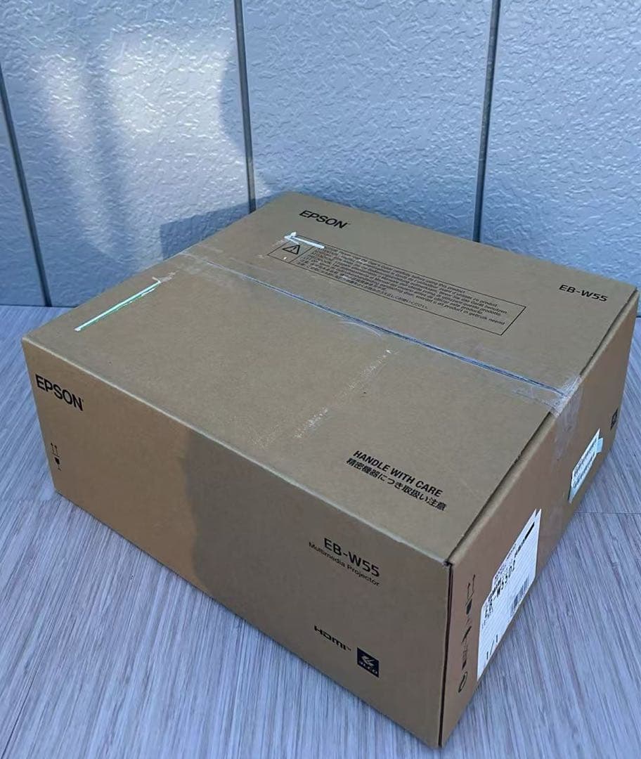 Epson EB-W55 プロジェクター