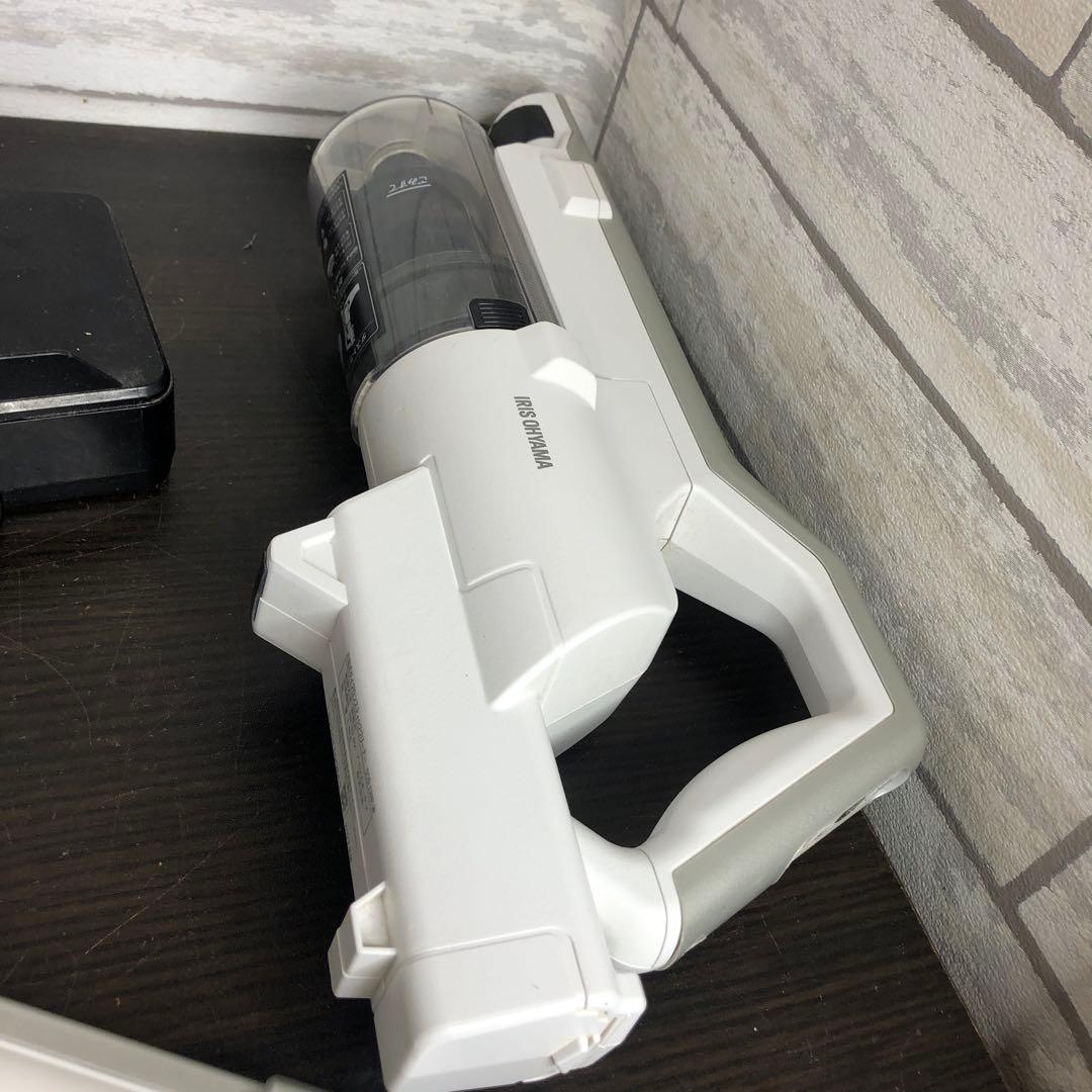 アイリスオーヤマ サイクロンクリーナー 掃除機　SCD-120P-W 22年製