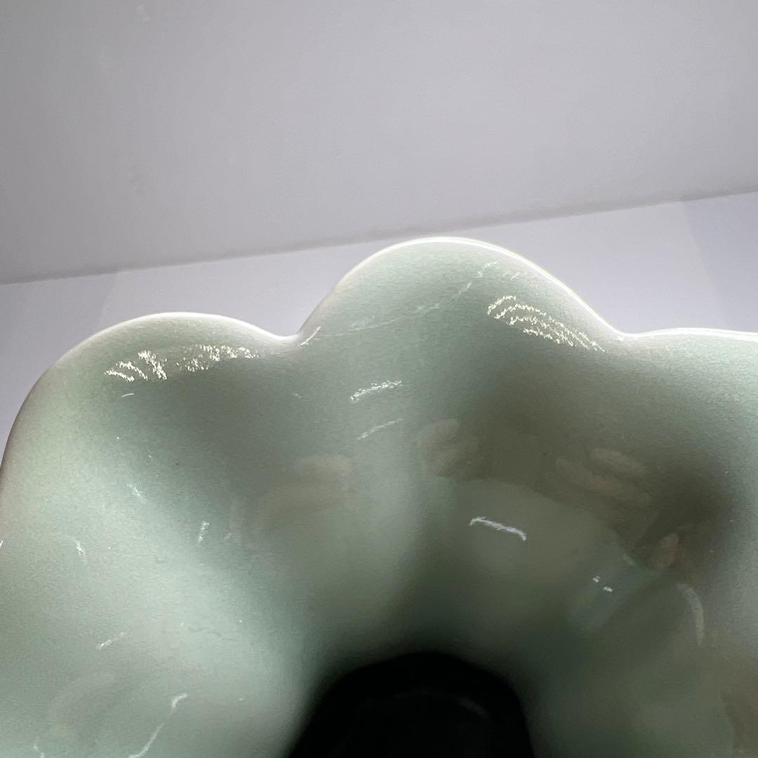 中国竜泉窯　青磁陰刻花入　高さ21.3㎝　東Y7-0804⭐︎2Fトヒト