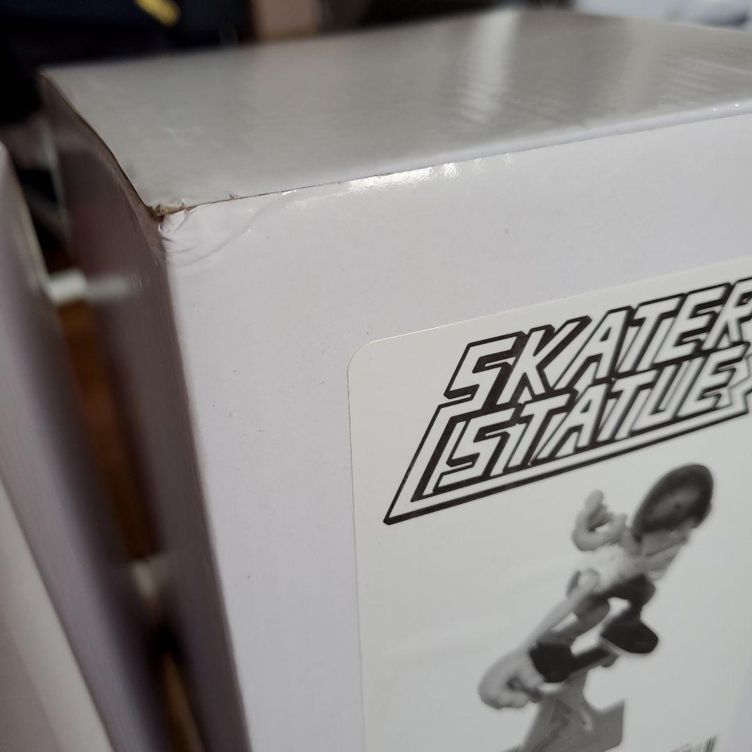 スケーターズスタチュー 　フィギュア 　スケボー