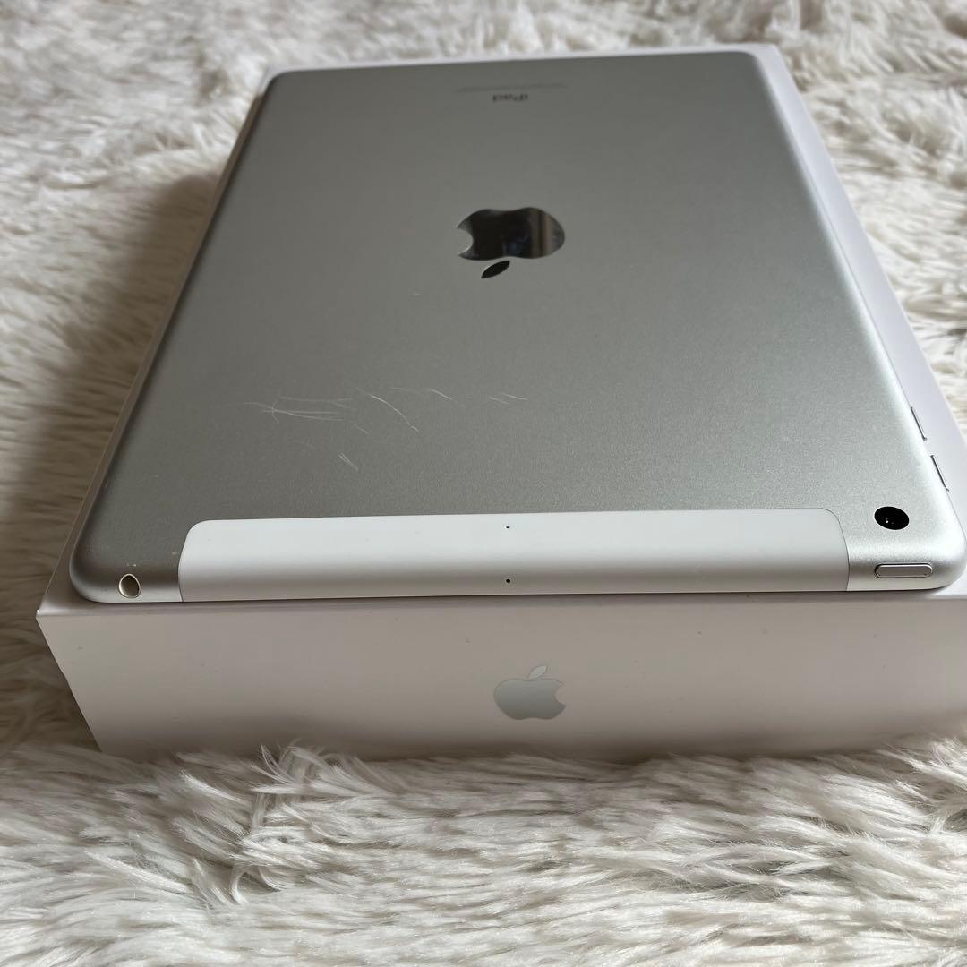 【早い者勝ち】iPad 第６世代 32GB SIMフリー 【すぐ発送】【付属品】