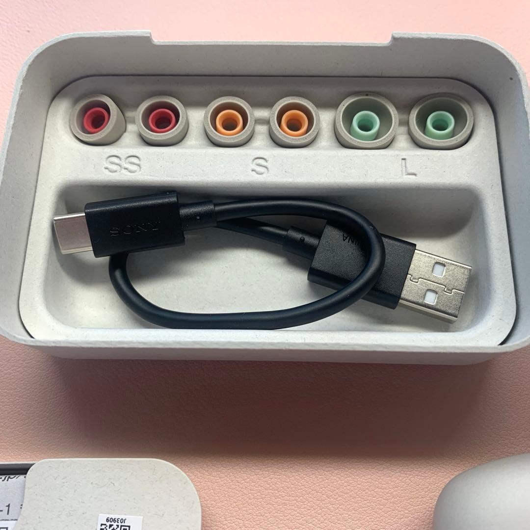正規品　美品　未使用に近い　WF-1000XM5 SONY プラチナシルバー