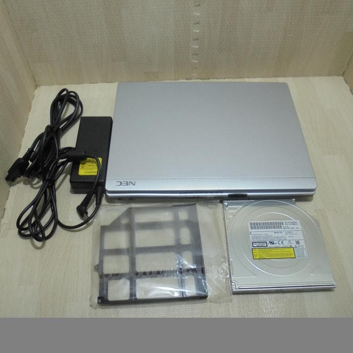 Win11 小型ノート　NEC 12型液晶／core i7／SSD／8GB／動作