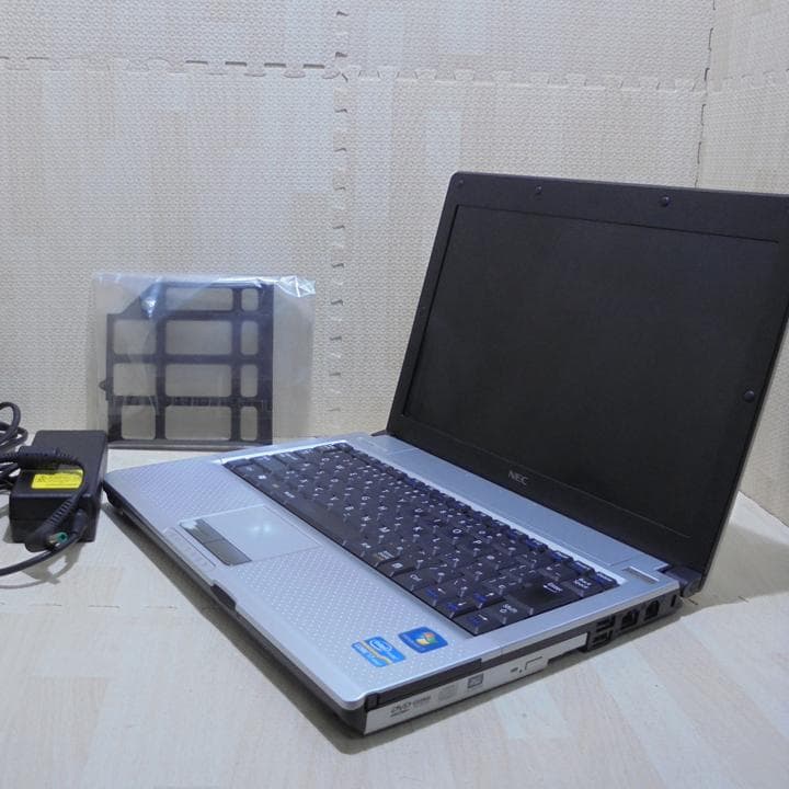 Win11 小型ノート　NEC 12型液晶／core i7／SSD／8GB／動作