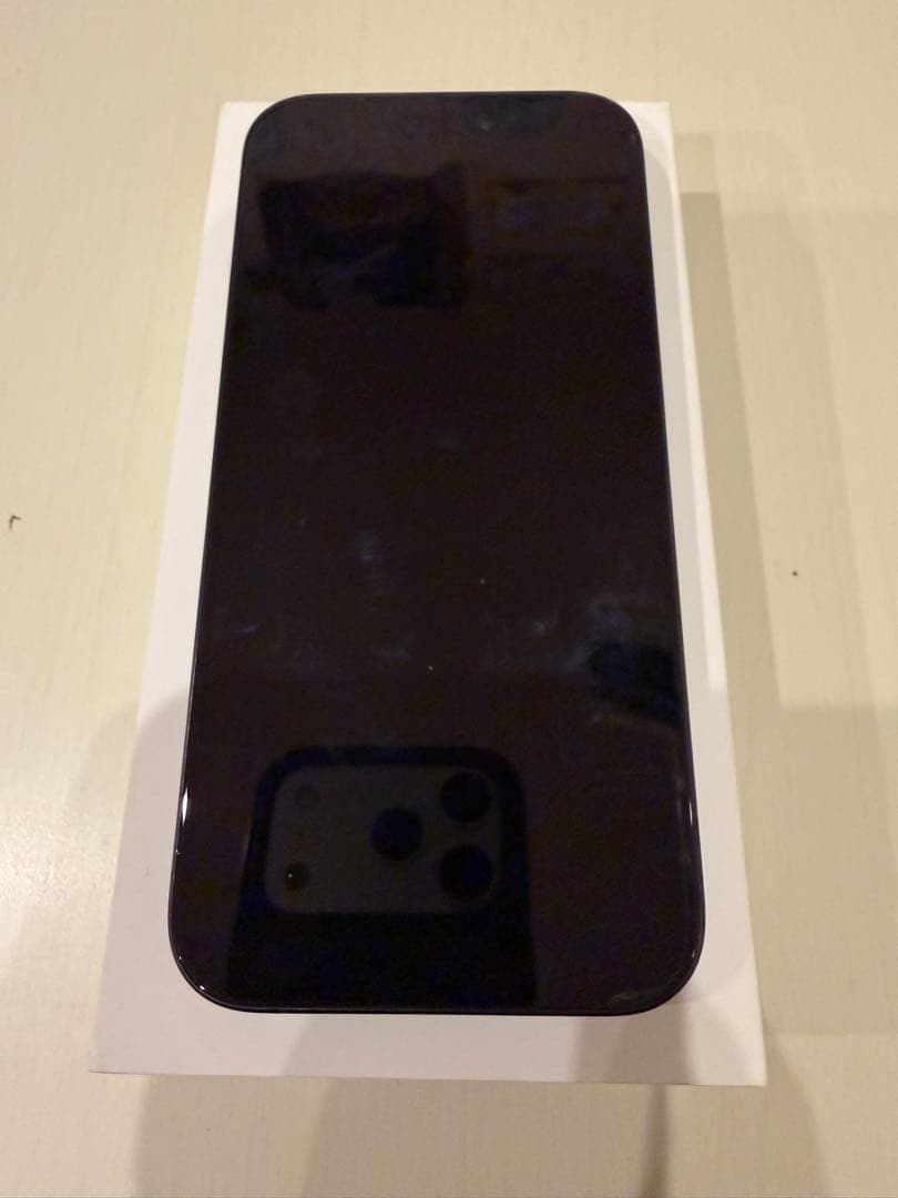 美品 iPhone 15Pro ブラック 本体　箱あり