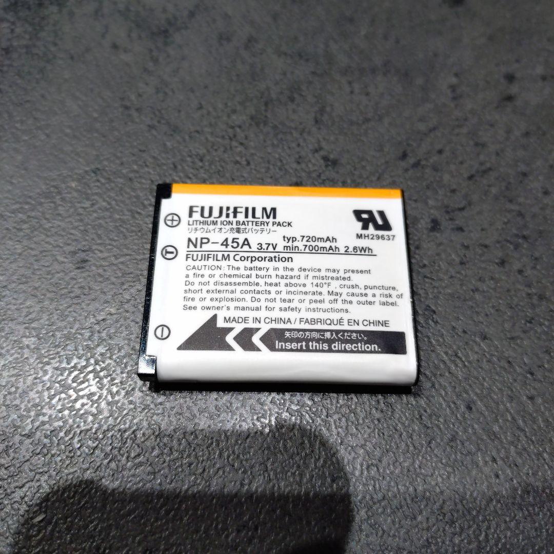 FUJIFILM フジフィルム FINEPIX Z950EXR デジタルカメラ