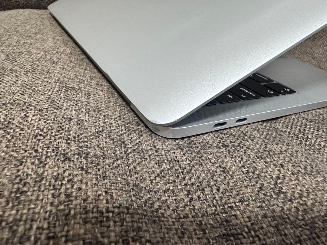Apple MacBook Pro 2019 i5 8GB 512 オフィス付き