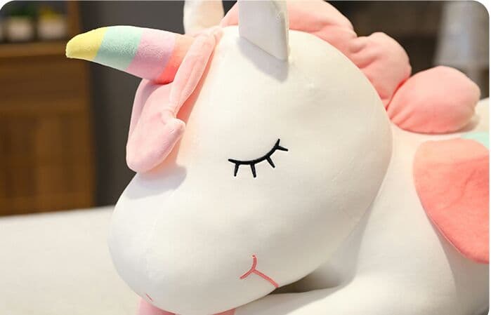 かわいいユニコーンのぬいぐるみ