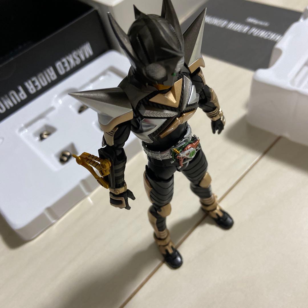 S.H.Figuarts 真骨彫製法 仮面ライダーパンチホッパー