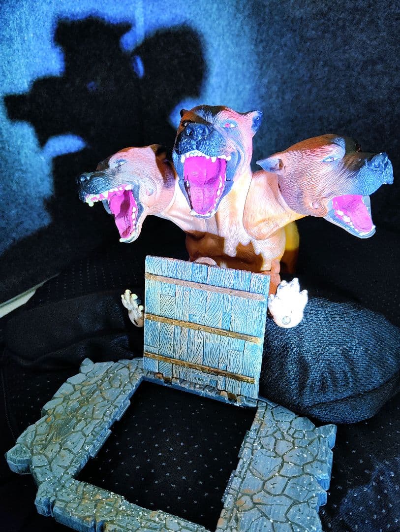 映画ハリー・ポッター【フラッフィー】アクションフィギュア!!