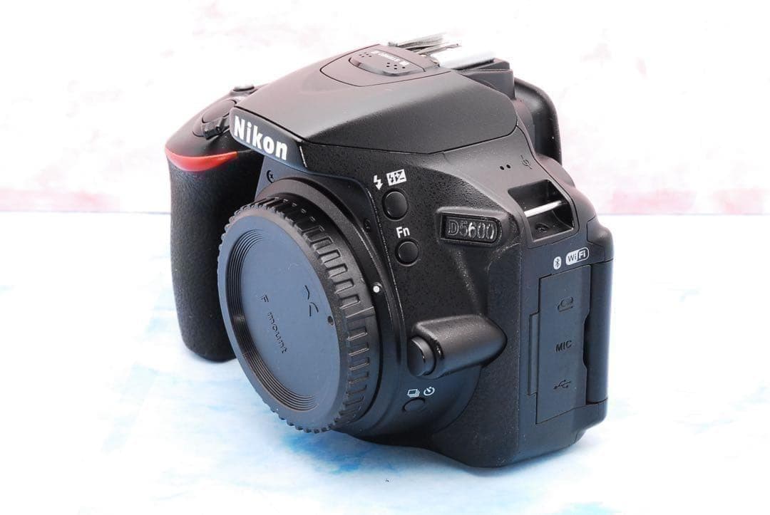 Nikon D5600✨一眼レフカメラ✨望遠レンズ付✨スマホ転送✨入学式