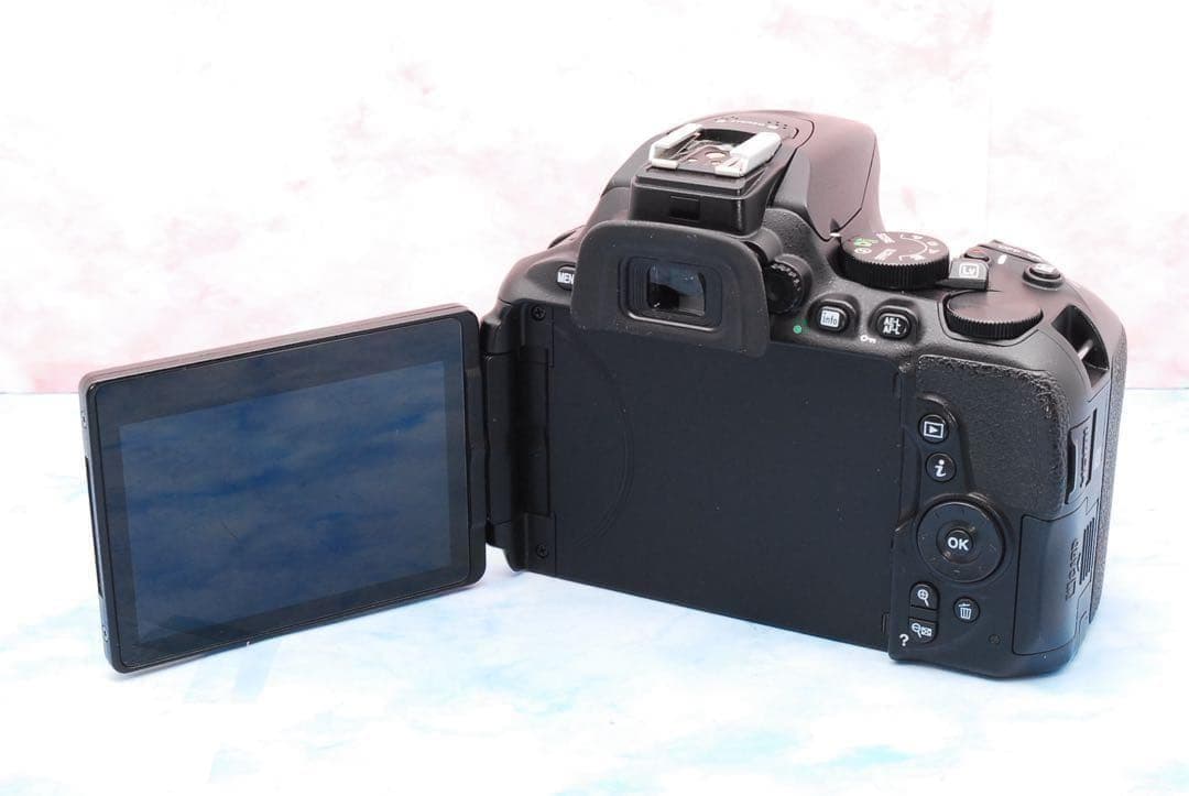 Nikon D5600✨一眼レフカメラ✨望遠レンズ付✨スマホ転送✨入学式